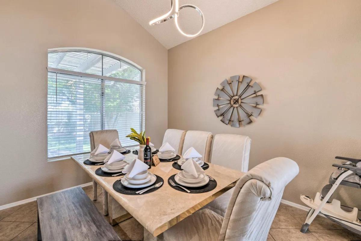 Hébergement de vacances A Beautiful House With Hot Tub, Grill & Games! *